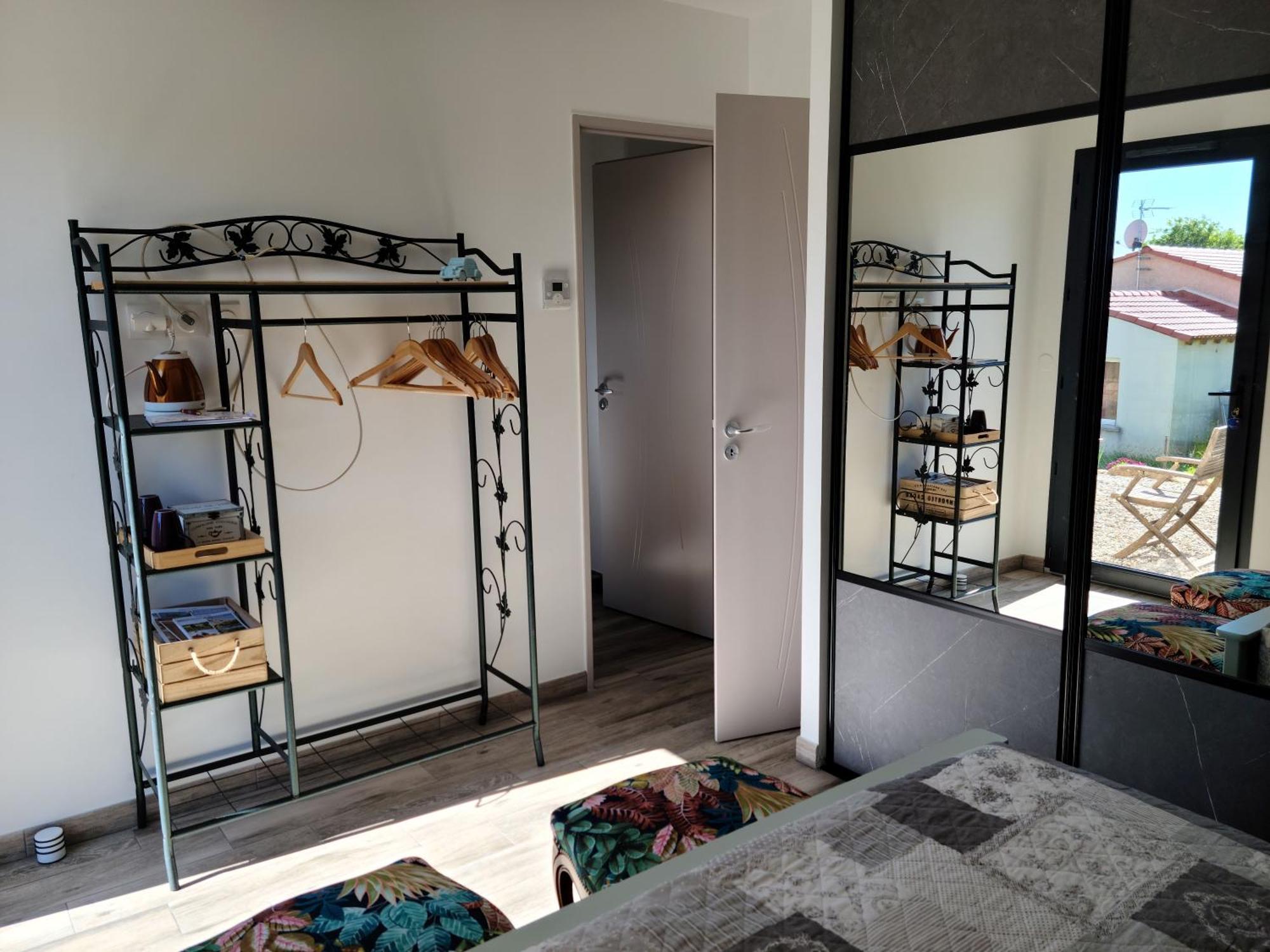 Bed and Breakfast Les Papillons D'Uzes Saint-Laurent-la-Vernede Экстерьер фото